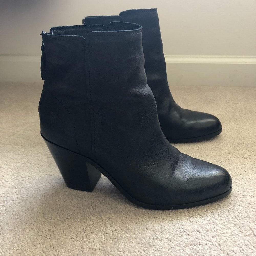 Frye Womens Cameron Bootie Black Tumbled Pull-Up